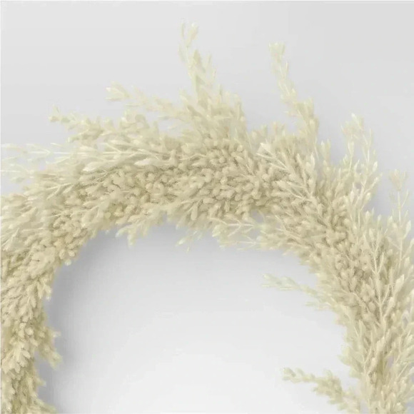NWT THRESHOLD PAMPAS GRASS RING WREATH - Picture 3 of 7